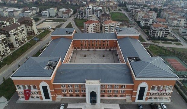"Gönül elçileri" yetiştiren uluslararası lise