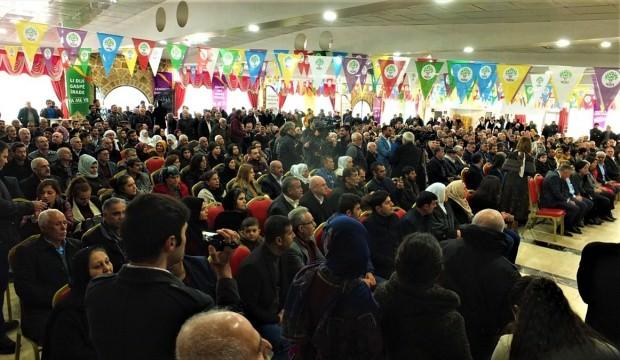 Aday tanıtım toplantısında PKK marşı!