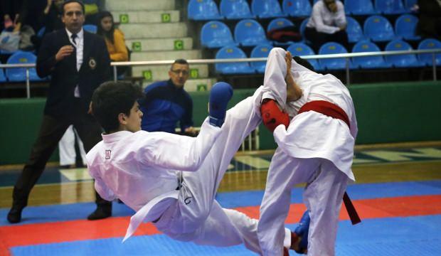 "Gençler Okullararası Karete Müsabakaları"