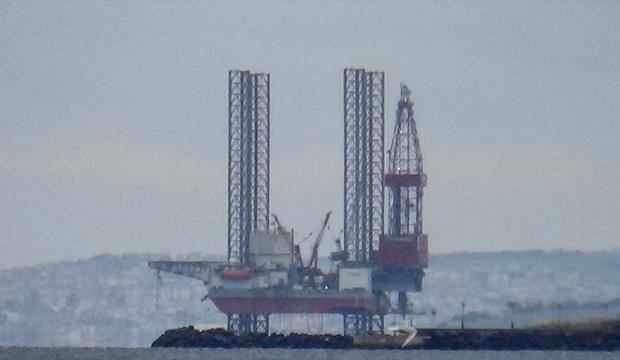 Dev petrol arama platformu Silivri'de çalışmalarını sürdürüyor
