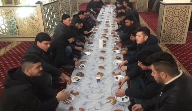 Gençler sabah namazında buluştu