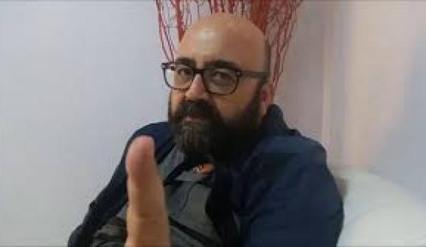 O aslında bambaşka biri! TV8 Yemekteyiz'in dış sesi Tarkan Koç kimdir?