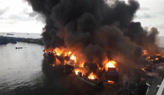 endonezya da limanda yangÄ±n: 20 tekne yandi ile ilgili gÃ¶rsel sonucu