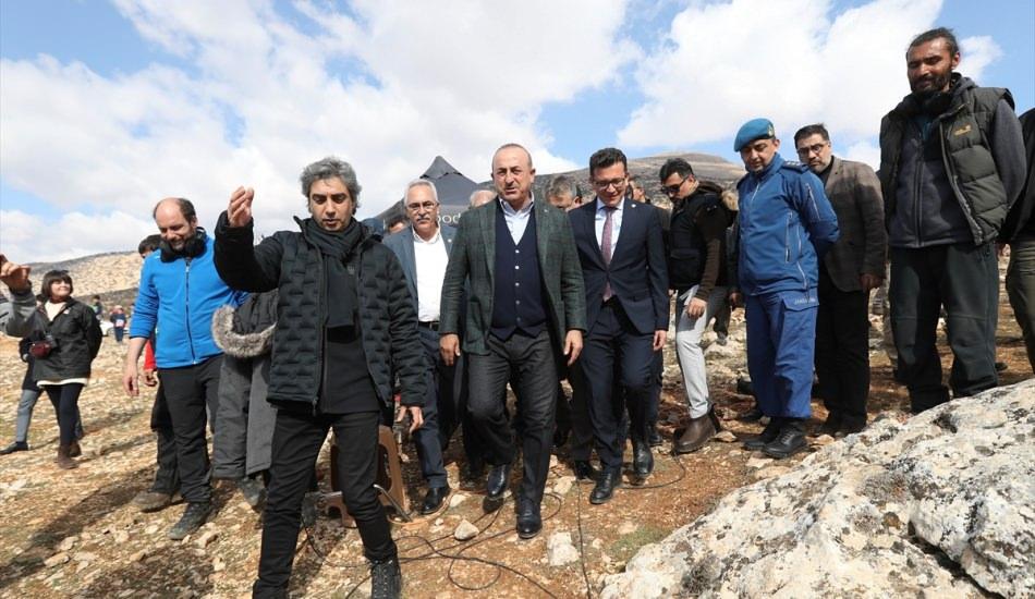 Mevlüt Çavuşoğlu nöbet dizisinin setini ziyaret etti
