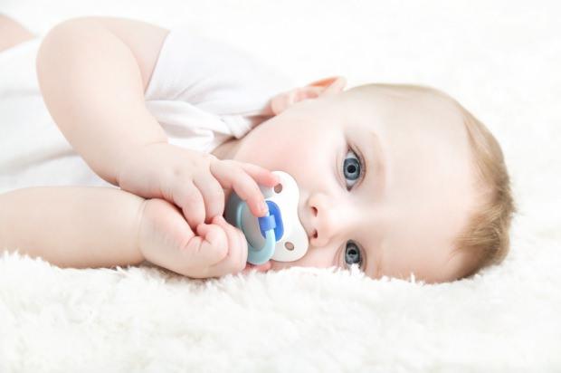 Bebekler için doğru emzik nasıl seçilir? Damaklı mı, damaksız mı? En iyi emzik modelleri çeşidi