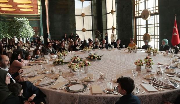 26 çocuğun bakımını üstlenen ünlü oyuncu duygulandırdı!