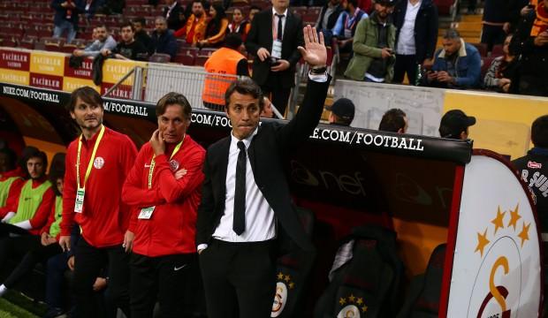 Galatasaray tribünleri efsaneyi unutmadı
