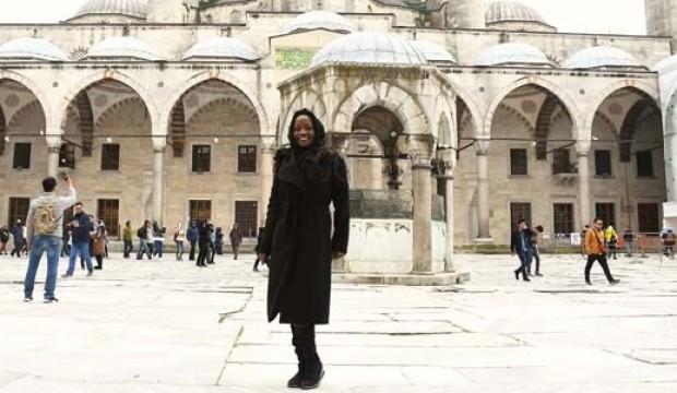 ABD'li şarkıcı: 'Golan Tepeleri'nin tek ve gerçek sahibi hiç şüphesiz Allah'tır'