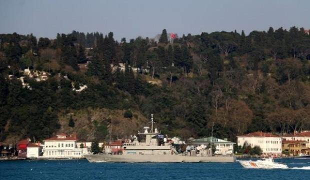 Yunan askeri gemisi İstanbul Boğazı'ndan geçti