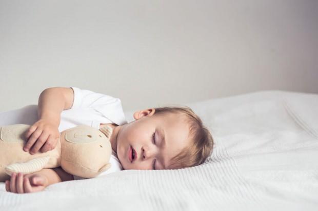 Çabuk uyutan ve rahatlatan en güzel bebek ninnileri! Bebekleri mışıl mışıl uyutan ninni listesi