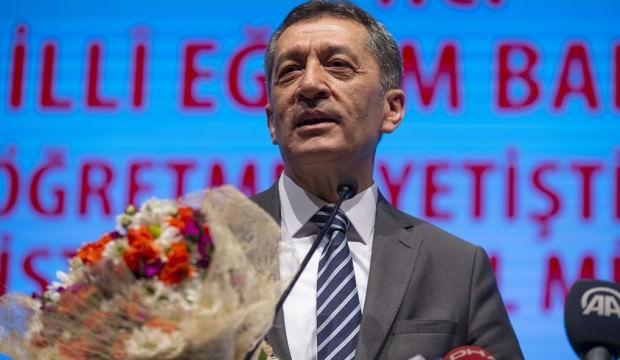 Bakan dev projeyi açıkladı: 400 bin öğretmen...