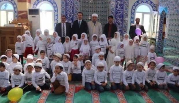 Cumhuriyet, camiye giden çocuklardan rahatsız oldu!