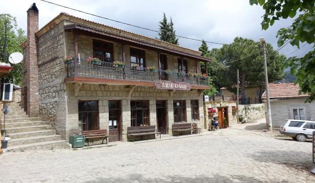 Bu köyde herkes fotoğraf çekemiyor