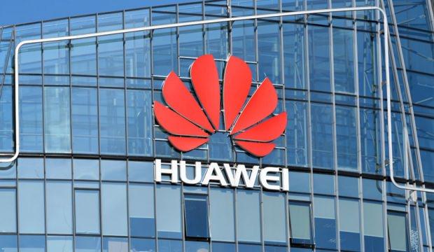 Huawei'ye bir darbe de Microsoft'tan