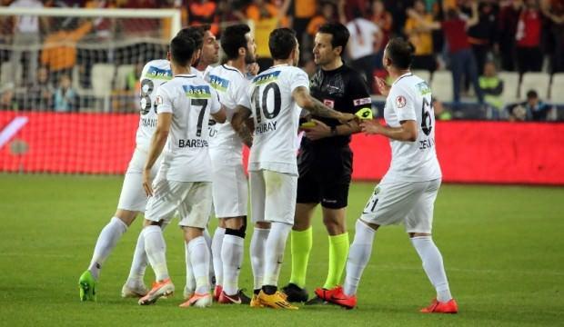 'Final maçına birisinin eli değdi...'