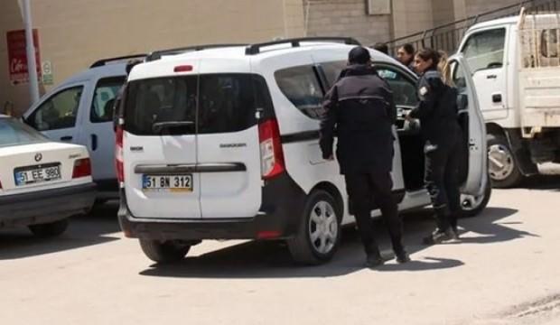 Odasında ölü bulunan yaşlı kadının torunu, tutuklandı