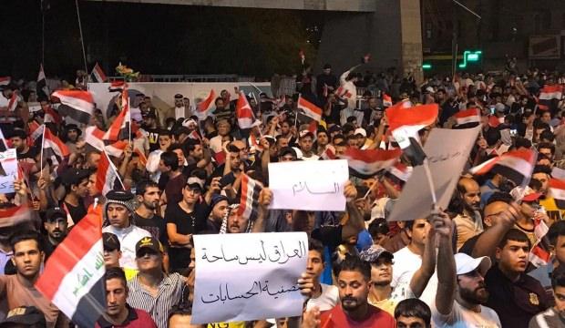 Irak'ta binlerce kişi sokağa döküldü!