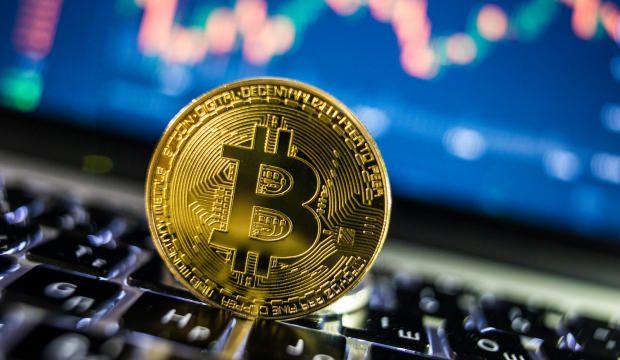 Bitcoin 9 bin doları gördü