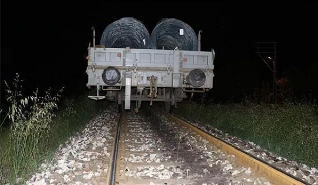Teravih namazına giderken tren çarptı!