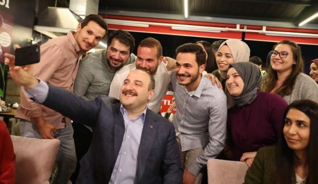 Bakan Varank'tan gençlere Twitter'dan sahur daveti