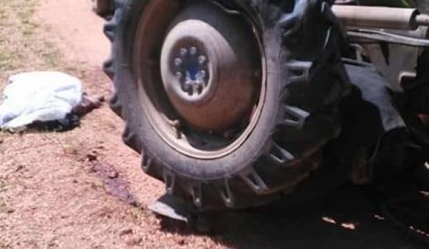 Traktör altında kalan yaşlı adam hayatını kaybetti