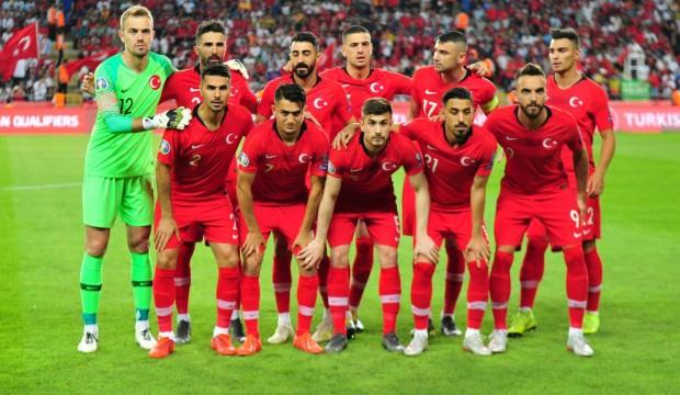 Milli Takım'dan büyük başarı! 3 takımdan biri...