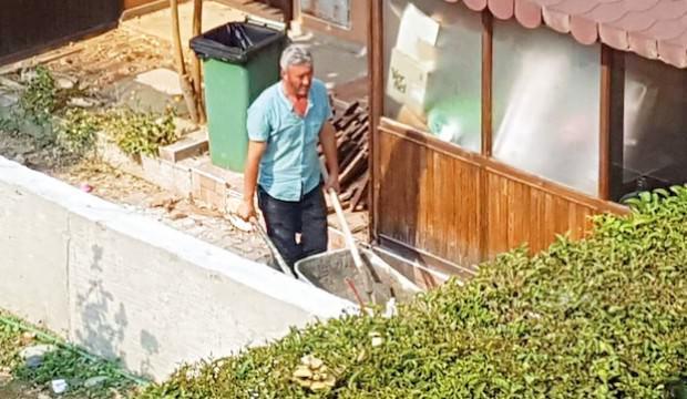 CHP’li Bilecik Belediye Başkanı, evini belediye işçilerine yaptırdı