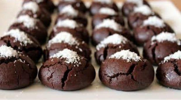 En kolay browni kurabiye nasıl yapılır? Kakaolu ıslak kurabiye tarifi