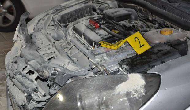 Polis memurunun otomobili kundaklandı
