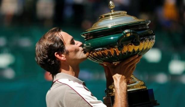 Roger Federer'den tarihi şampiyonluk!