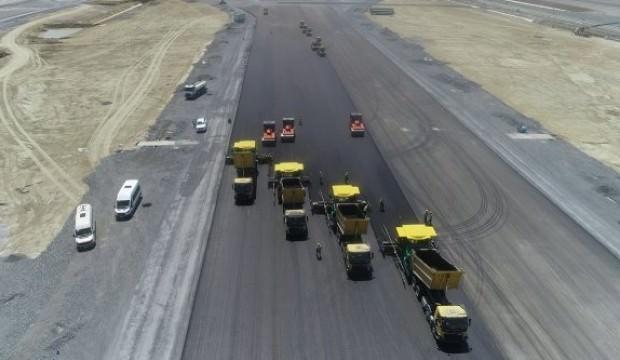 İstanbul Havalimanı'nda 3. pist çalışmaları sürüyor