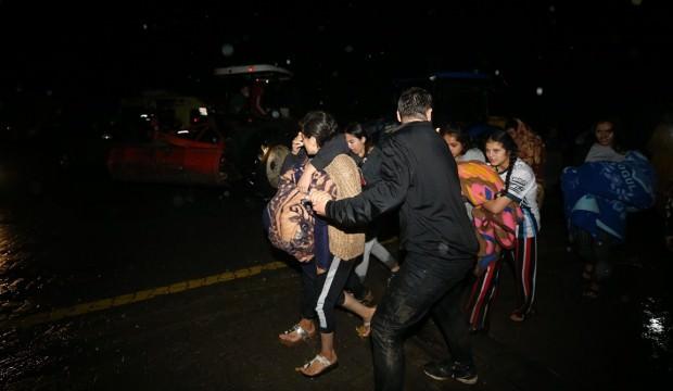 Düzce'de heyelan! Yollar ulaşıma kapandı...