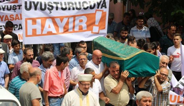 Cenazede uyuşturucu tepkisi