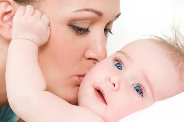 Yenidoğan bebek emzirme teknikleri! Annelerin emzirirken yaptıkları hatalar