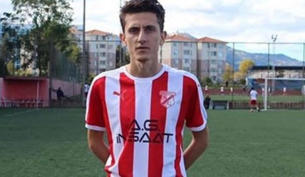 Amatör futbolcu evinde ölü bulundu