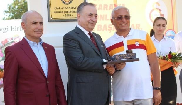 Mustafa Cengiz'den taraftara Falcao cevabı