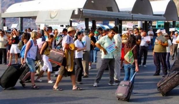 Türk turistler Yunanın yüzünü güldürdü