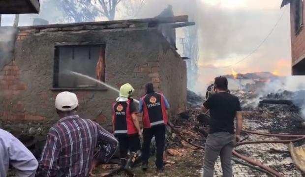 Ãorumâun Ä°skilip ilÃ§esine baÄlÄ± Sorkun kÃ¶yÃ¼nde Ã§Ä±kan yangÄ±nda 7 ev kullanÄ±lamaz hale geldi. ile ilgili gÃ¶rsel sonucu