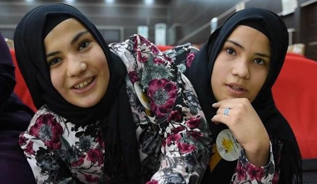 Siyam ikizlerinin üniversite hayali gerçek oluyor