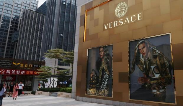 Versace Çin'den özür diledi