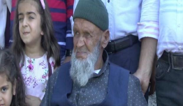 Bayramlaşmaya gelen çocukları ve torunları eve sığmadı