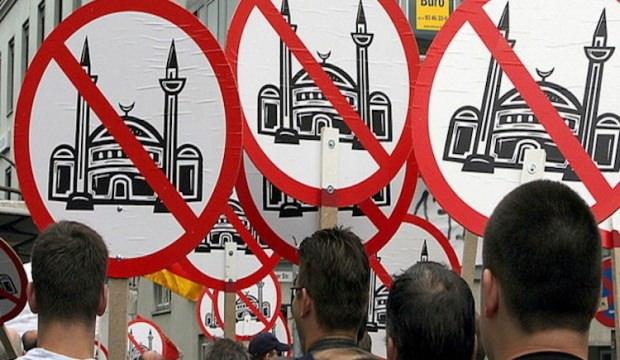 'Bölgendeki camiyi yak' kampanyası yaptılar!