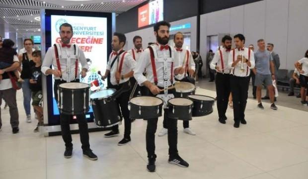 İstanbul'da Liverpool'a bandolu karşılama