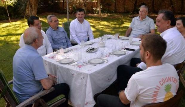 Kılıçdaroğlu’dan Baykal’a bayram ziyareti