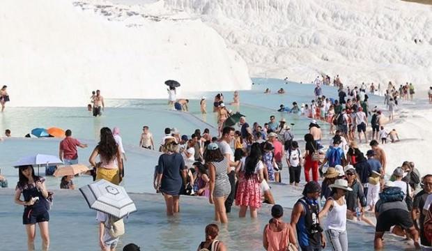 Pamukkale'yi bayramda 70 bin kişi ziyaret etti