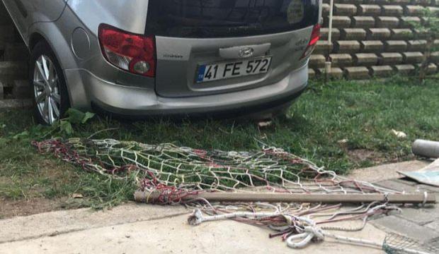 Korkunç! Hamakta yatan çocuğun üzerine otomobil düştü