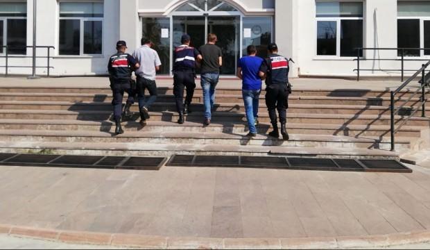 Kavga sırasında kendi silahından çıkan kurşunla öldü