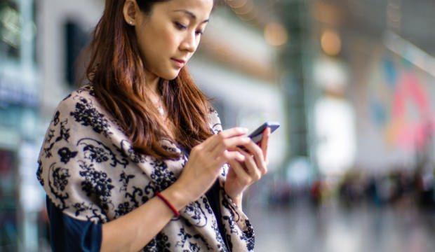 Uzmanlar uyardı! Uzun süre telefona bakmak kadınlar için daha zararlı