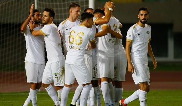 Akhisarspor 10 kişiyle kazanmasını bildi!