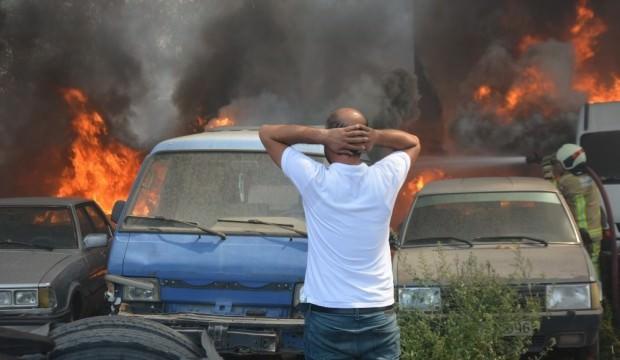 Otoparkta büyük yangın: Art arda patlama sesleri